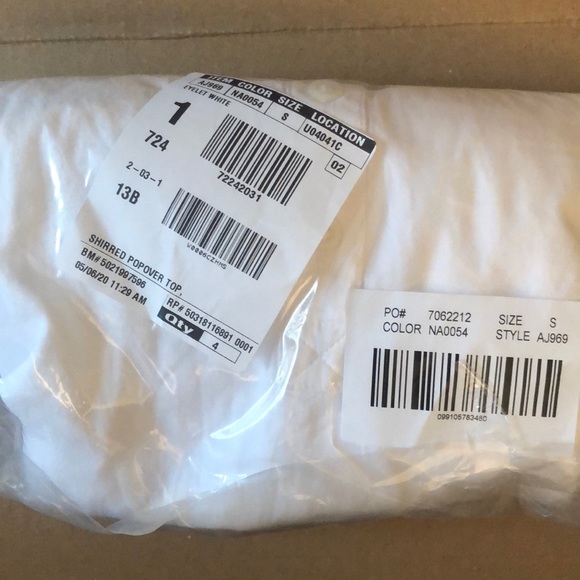 Madewell Shirred Popover Top - Picture 3 of 3